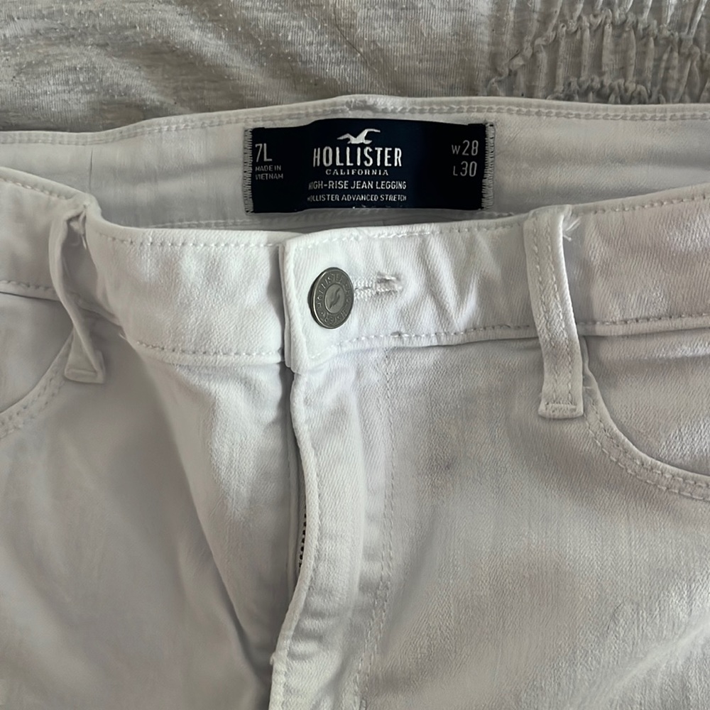 White skinny jeans
